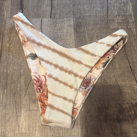 NWOT!! Maaji- Ocean Waves Sublime Classic Bikini Bottom - Floral/Brown - Large - Picture 4 of 10